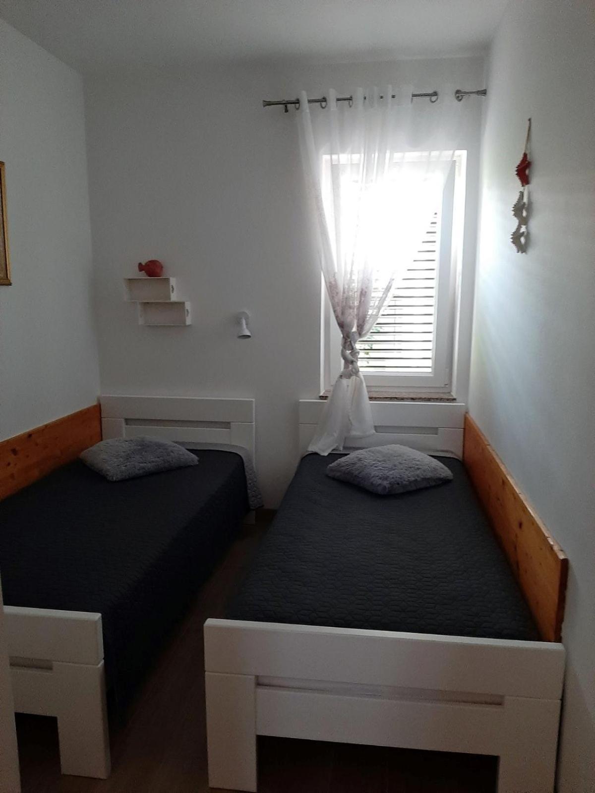 Apartman Mima Appartement Porat  Buitenkant foto