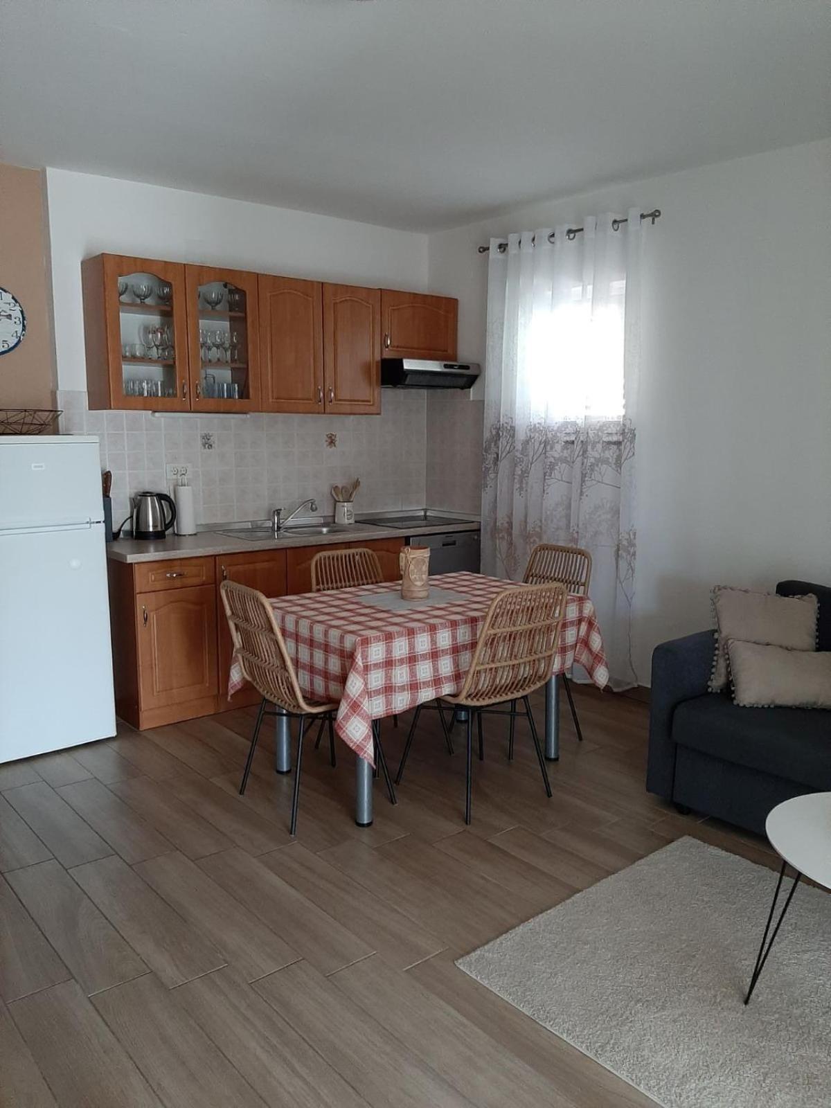 Apartman Mima Appartement Porat  Buitenkant foto